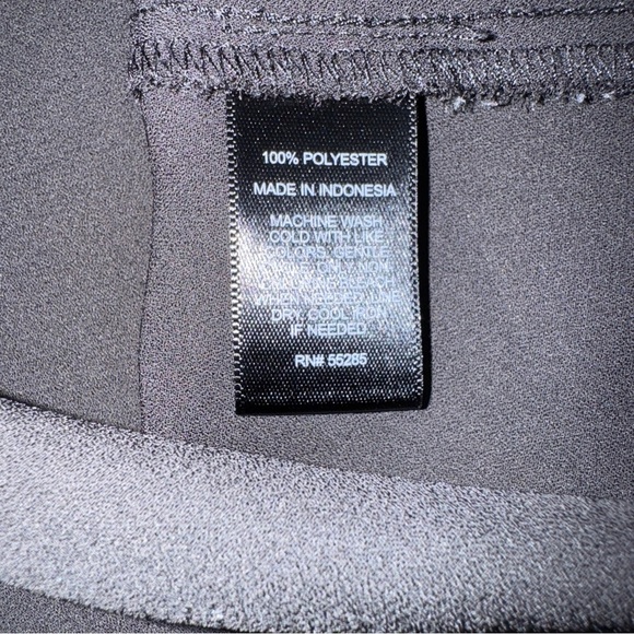 Express Women Sleeveless Top Shirt Small Black High Keyhole Neck Pleated Front S - Picture 7 of 9